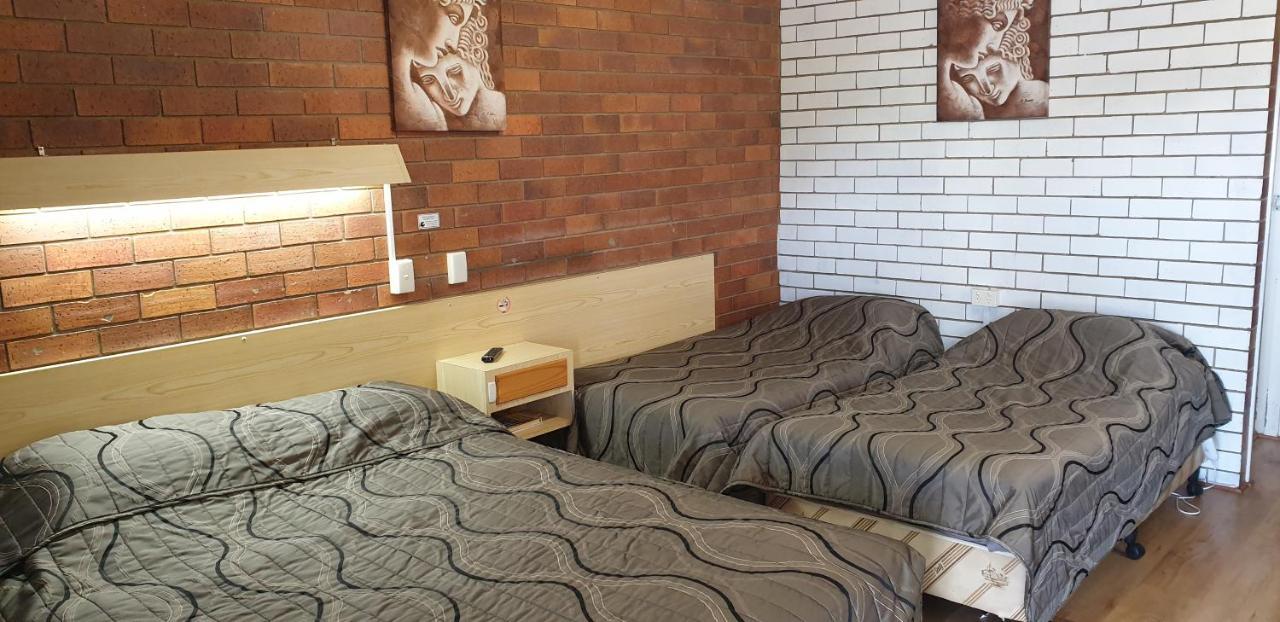 Glen Innes Lodge Motel Extérieur photo